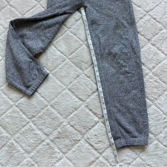 Roots | Salt & Pepper Original Sweatpant Short (27 Inch Inseam) | Size 12 - Picture 8 of 9